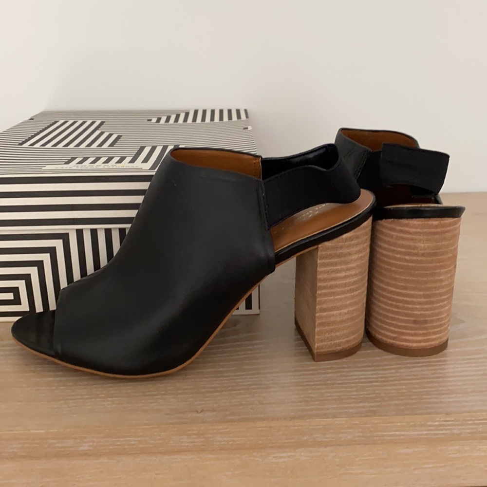 NIB. Kate Spade Black Mule
